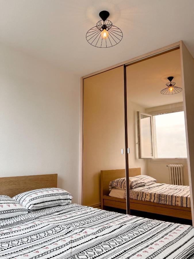 Appartement Spacieux Avec Balcon Saint-Fons Exterior foto
